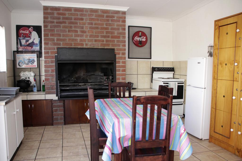 Laings Lodge Laingsburg Kamer foto