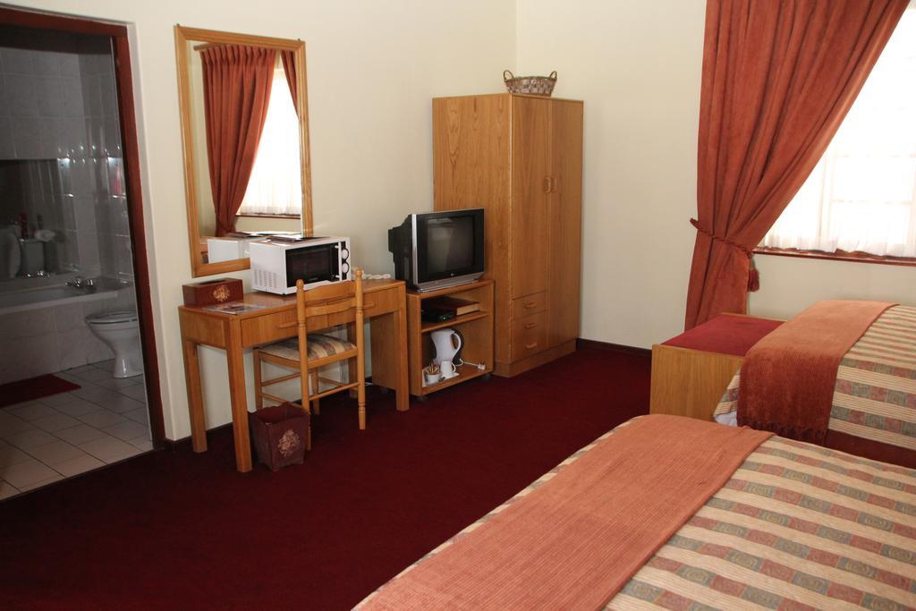 Laings Lodge Laingsburg Kamer foto